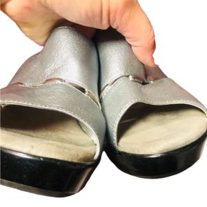 White Mountain size 10 silver metallic leather wedge heel